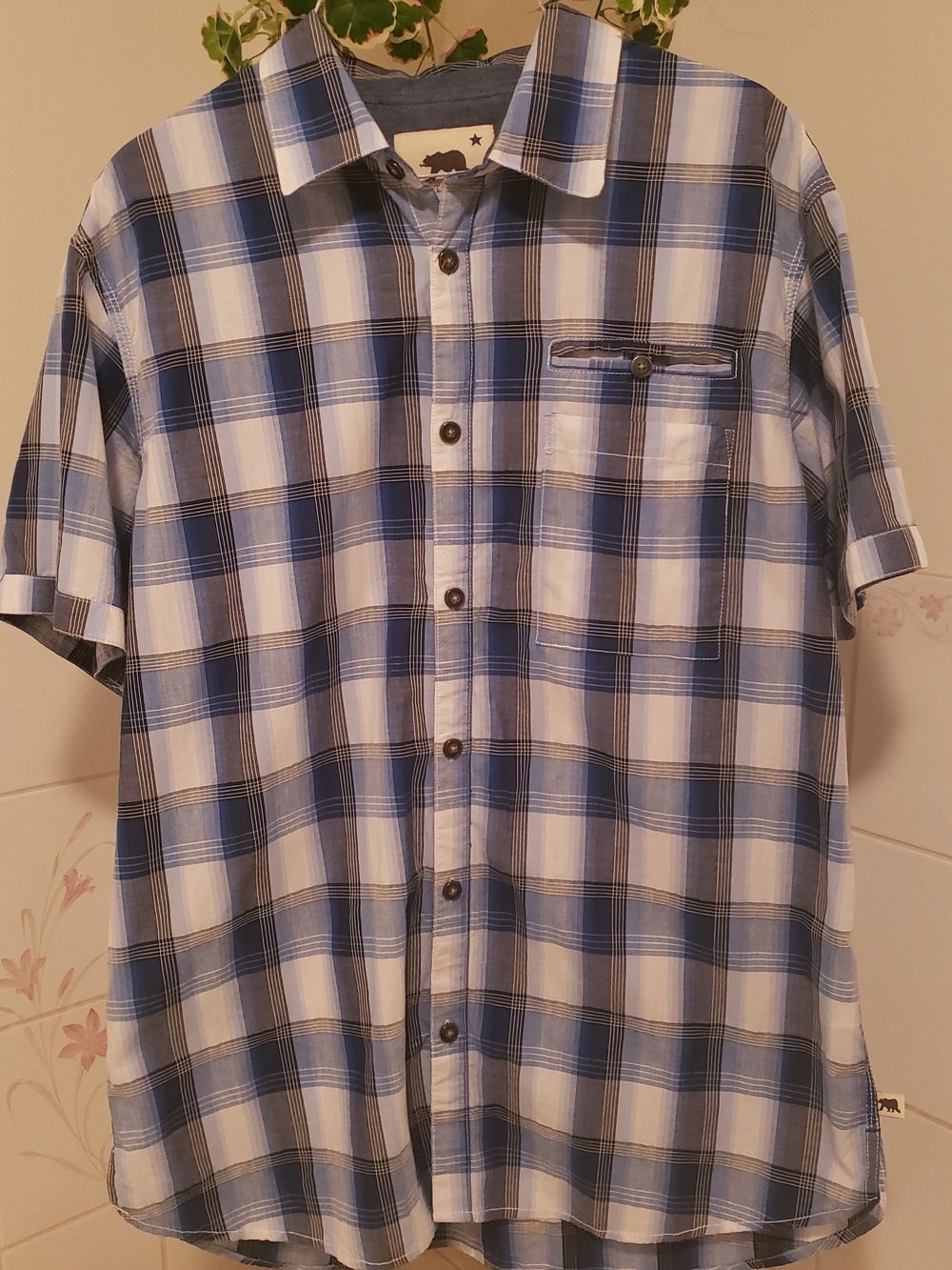 Men's Dakota Grizzly Blue and White Plaid Short-Sleeve Button-Up Shirt